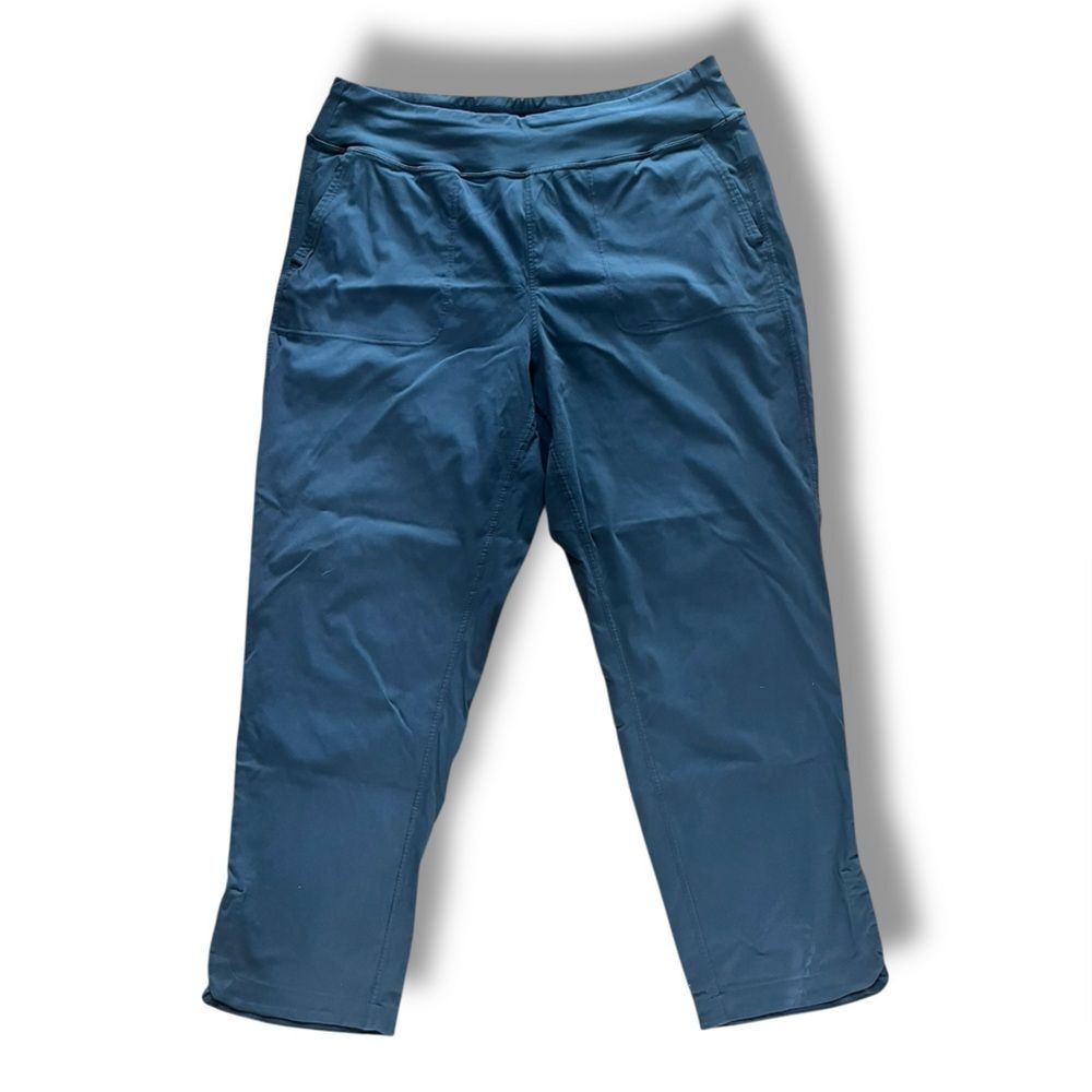 The North Face Gray Capris Pants Womens Size XL Hiking Camping Gorpcore Outdoor